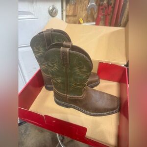 Justin brown water buffalo 11” men’s square steel toe  cow boy boots